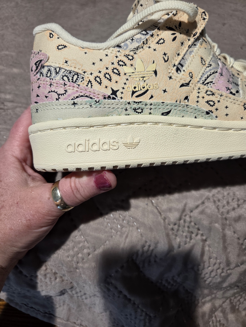New Women's Adidas 84 CL Low Sneakers - Picture 4 of 9